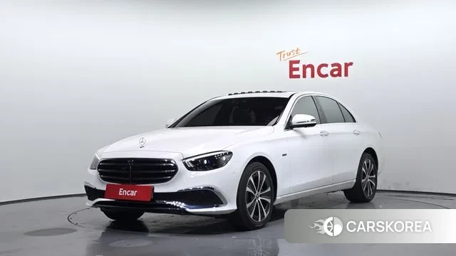 Mercedes-Benz E-Class W213 2021 Белый из Кореи