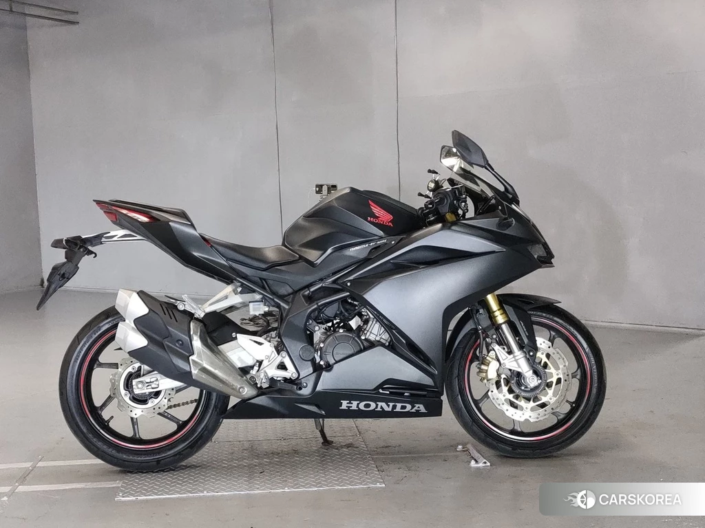 Проданный Honda CBR250RR 2017 из Японии, фото 2