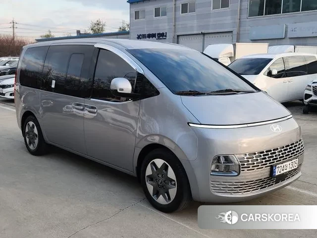 Hyundai Staria 2025 Серебристо-серый из Кореи