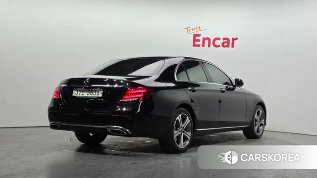 Mercedes-Benz E-Class W213 2019 Черный из Кореи