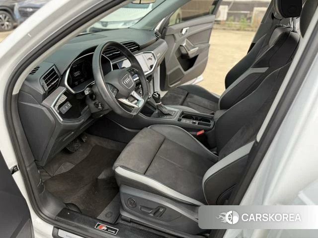 Audi Q3 2022 Белый из Китая