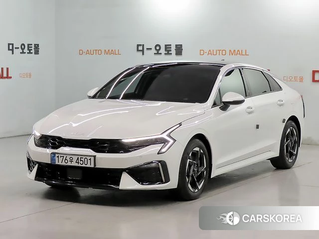 Kia The New K5 3rd generation 2024 Белый из Кореи