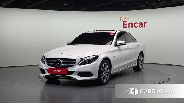 Mercedes-Benz C-Class W205 2018 Белый из Кореи