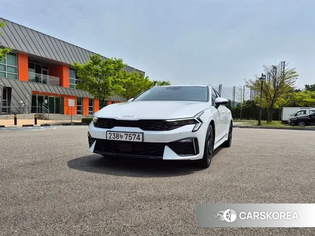 Kia The New K5 3rd generation 2024 Белый из Кореи
