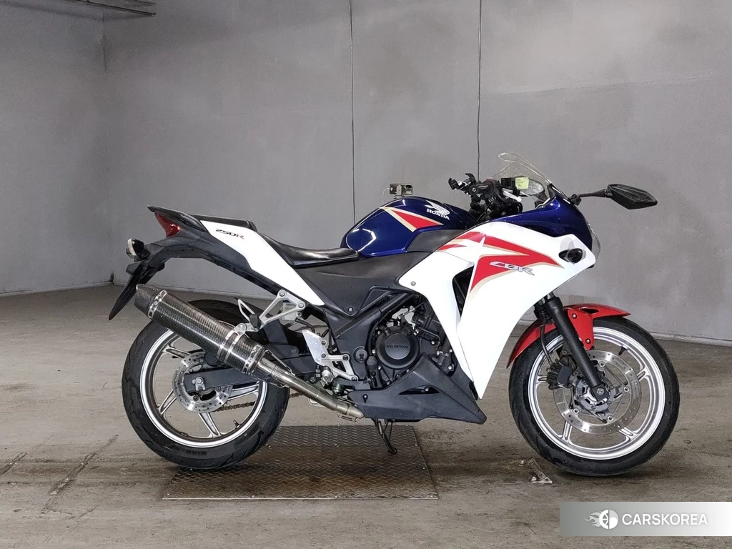 Проданный Honda CBR250R 2011 из Японии