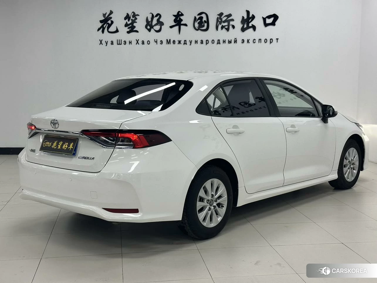 Toyota Corolla 2023 Белый из Китая