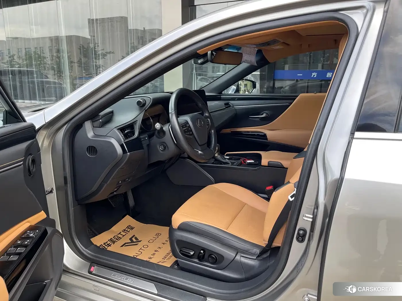 Lexus ES 2023 Silver/gray из Китая