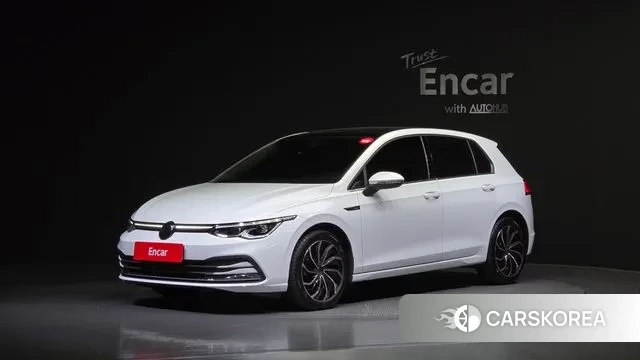 Volkswagen Golf 8th Generation 2023 Белый из Кореи