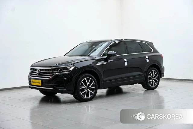 Volkswagen Touareg 2021 Черный из Китая