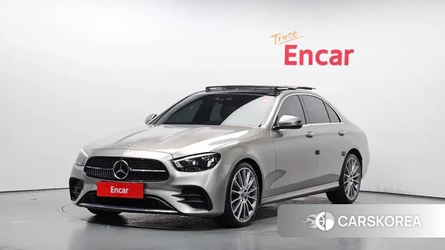 Mercedes-Benz E-Class W213 2022 Песочный из Кореи