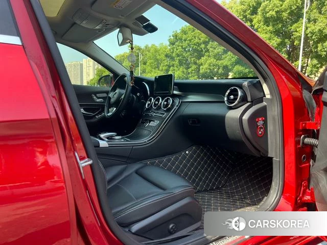 Mercedes-Benz Class C 2018 Красный из Китая