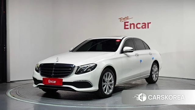 Mercedes-Benz E-Class W213 2018 Белый из Кореи