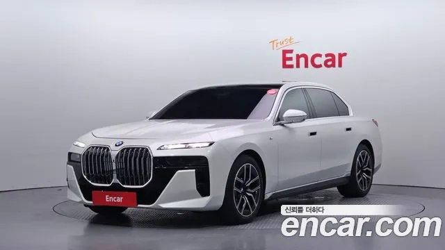BMW 7 Series (G70) 2023 Белый из Кореи