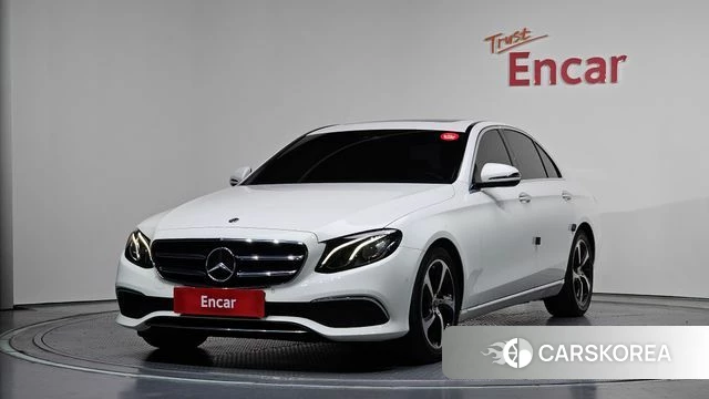 Mercedes-Benz E-Class W213 2019 Белый из Кореи
