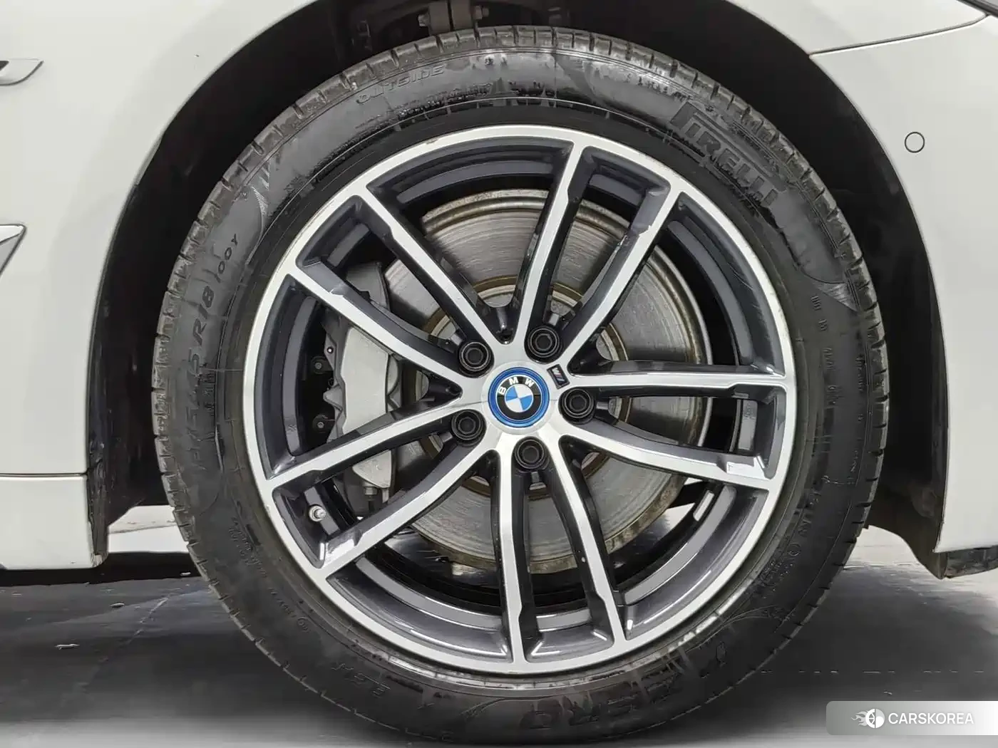 BMW 5 series 2023 Белый из Китая