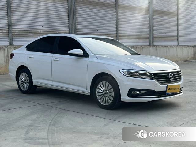 Volkswagen Lavida 2021 Белый из Китая