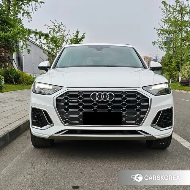 Audi Q5L 2023 Белый из Китая