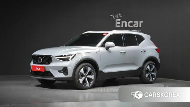 Volvo XC40 2024 Серебристо-серый из Кореи
