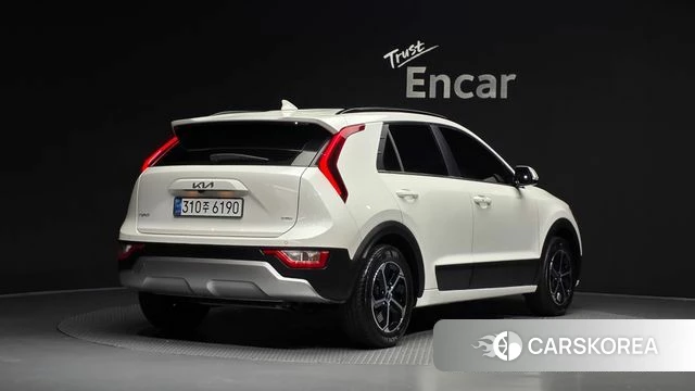 Kia Di Ol Nu Niro 2022 Белый из Кореи