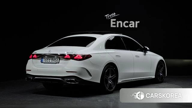 Mercedes-Benz E-Class W214 2024 Белый из Кореи