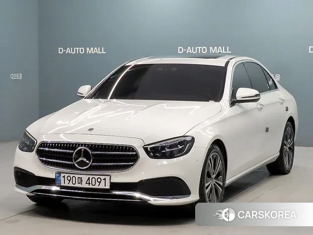 Mercedes-Benz E-Class W213 2021 Белый из Кореи