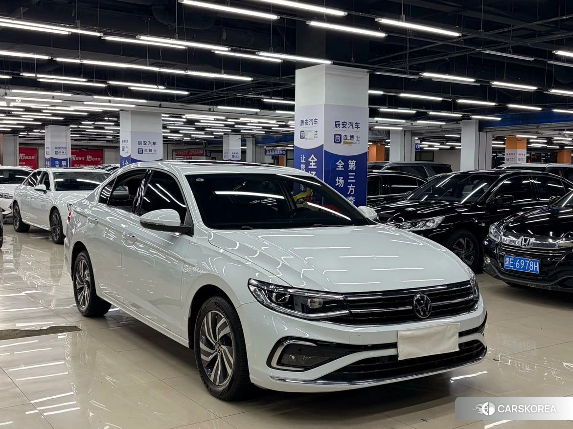 Volkswagen Bora 2020 Белый из Китая