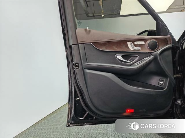Mercedes-Benz GLC 2021 Черный из Китая