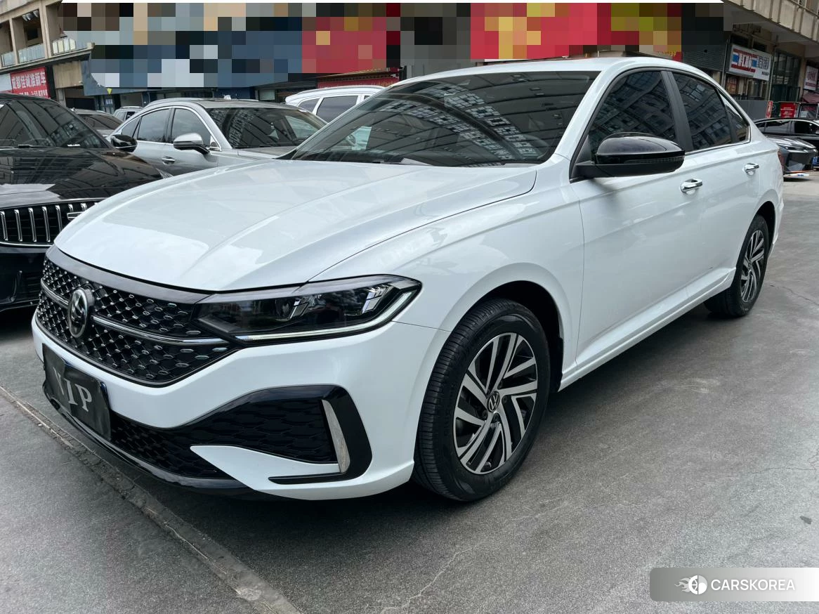 Volkswagen Lavida 2023 Белый из Китая