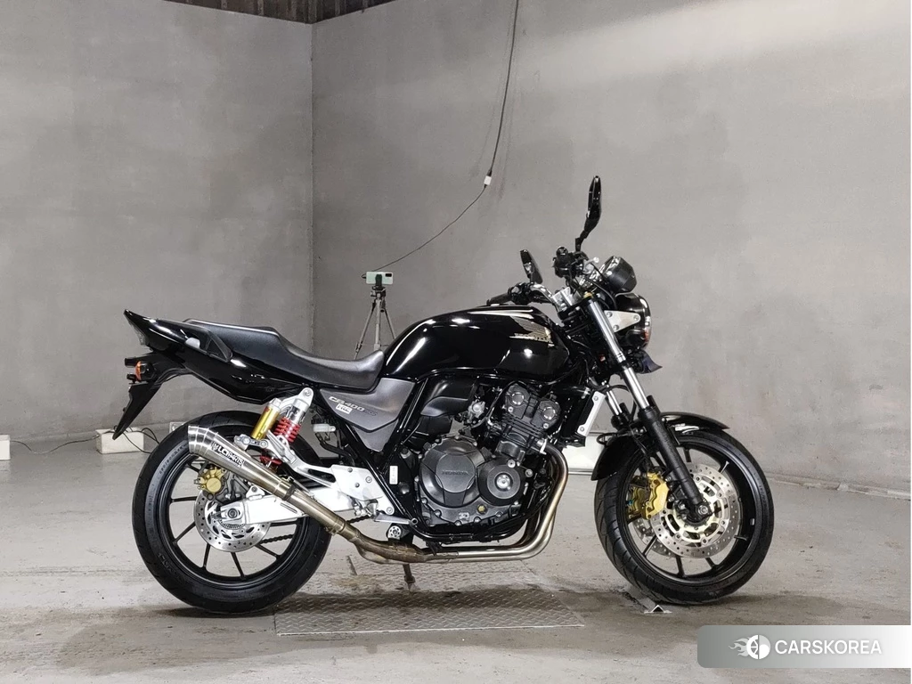 Проданный Honda CB400SF 2017 из Японии, фото 2