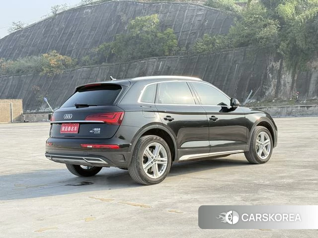 Audi Q5L 2023 Черный из Китая