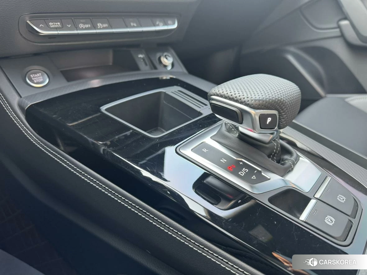 Audi Q5L 2023 Черный из Китая