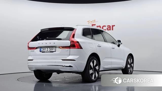 Volvo XC60 second Generation 2024 Белый из Кореи
