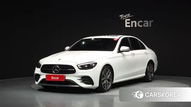 Mercedes-Benz E-Class W213 2021 Белый из Кореи
