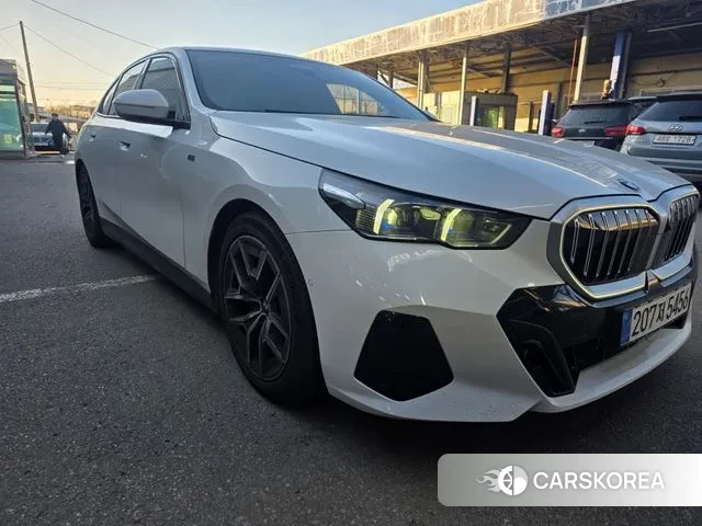 BMW 5 Series (G60) 2024 Белый из Кореи