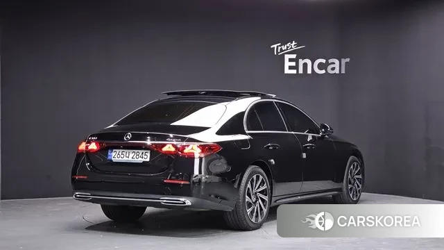 Mercedes-Benz E-Class W214 2024 Черный из Кореи