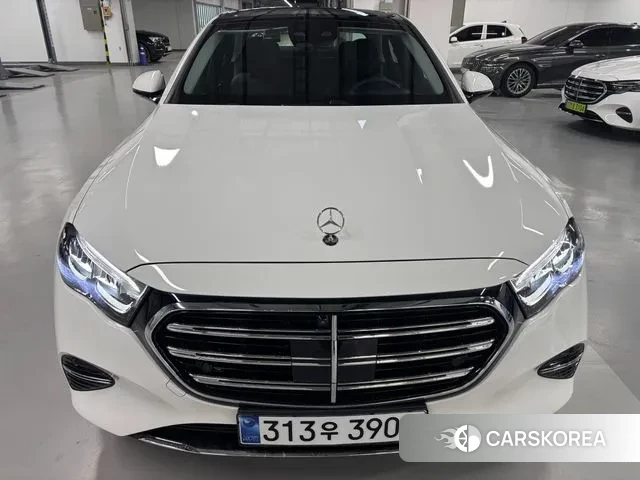 Mercedes-Benz E-Class W214 2025 Белый из Кореи