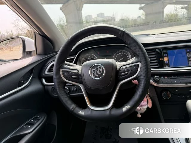 Buick Yinglang 2021 Белый из Китая