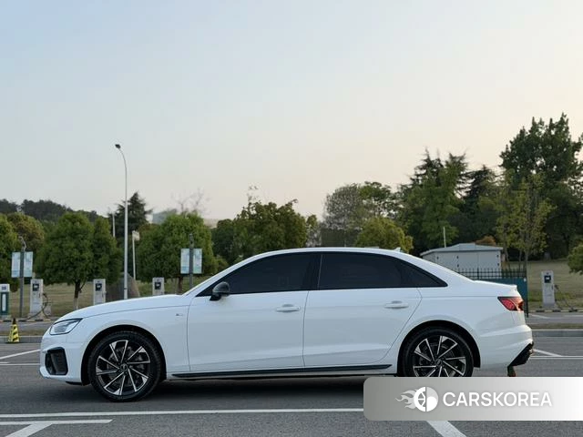 Audi A4L 2023 Белый из Китая