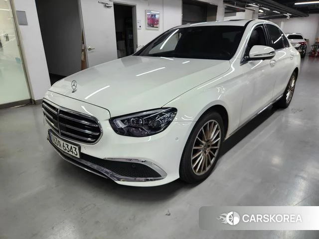 Mercedes-Benz E-Class W213 2022 Белый из Кореи
