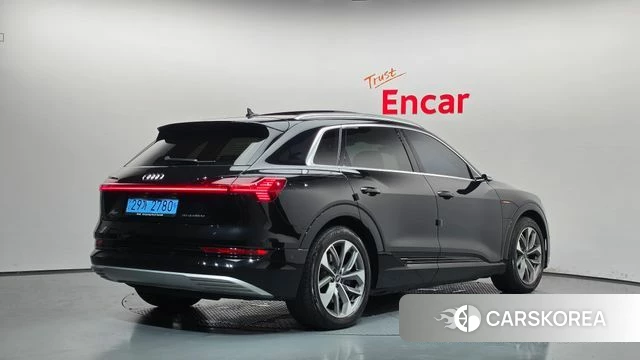 Audi e-Tron 2022 Черный из Кореи