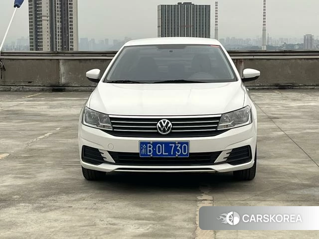 Volkswagen Lavida 2022 Белый из Китая