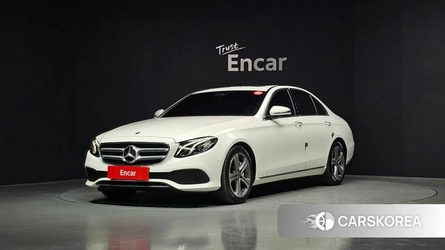 Mercedes-Benz E-Class W213 2018 Белый из Кореи