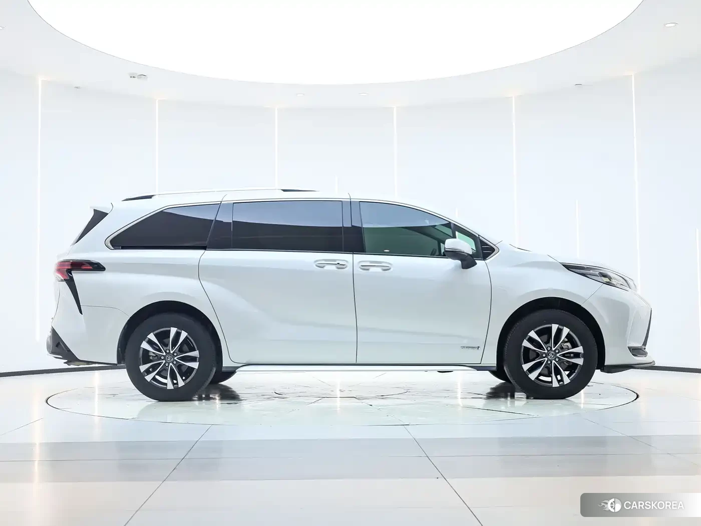 Toyota Granvia 2024 Белый из Китая