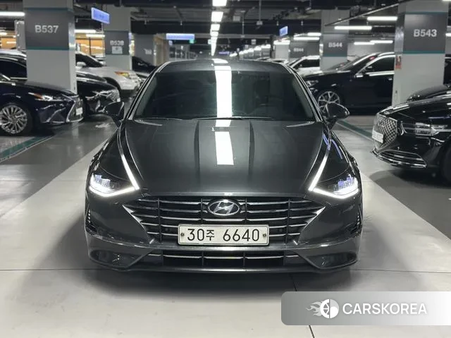 Hyundai Sonata (DN8) 2019 Серебристо-серый из Кореи