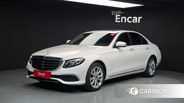 Mercedes-Benz E-Class W213 2018 Белый из Кореи