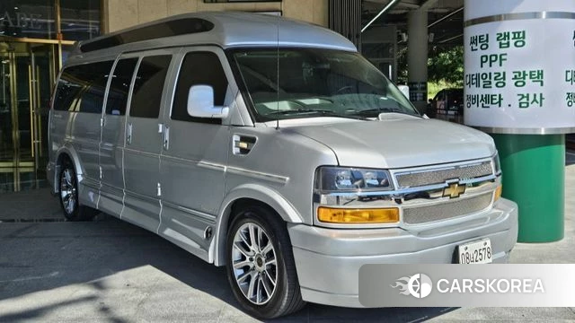 Chevrolet Express Van 2019 Серебряный из Кореи