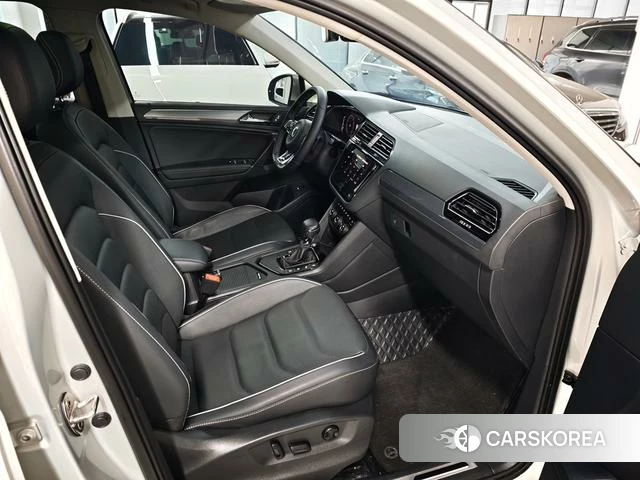 Volkswagen Tiguan L 2021 Серебристо-серый из Китая