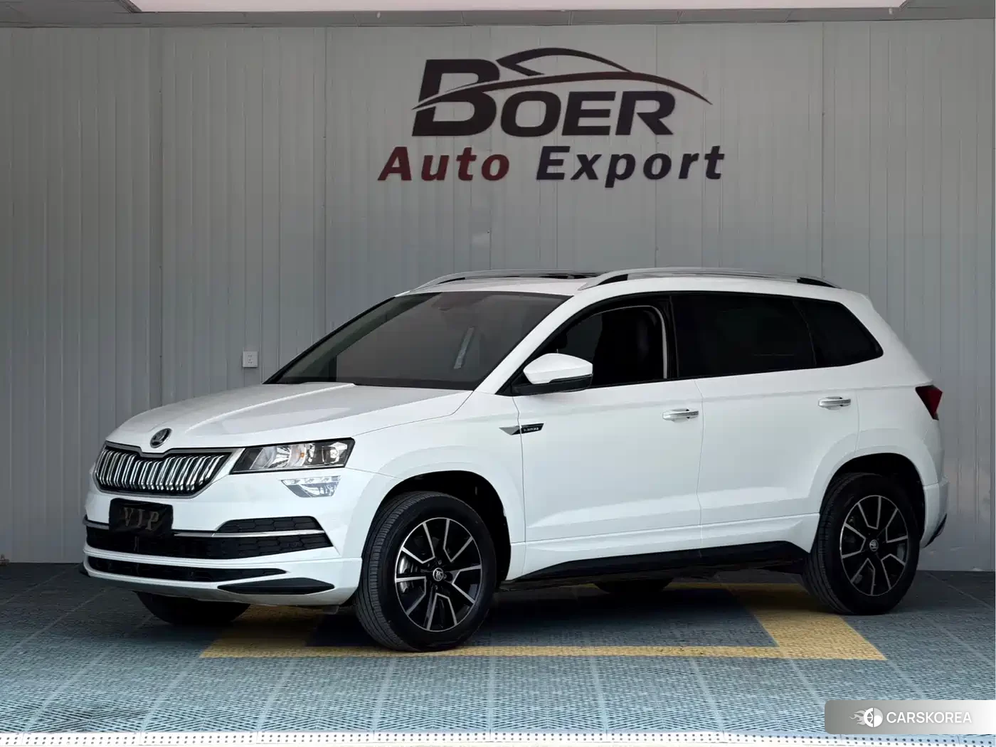 Skoda Karoq 2023 Белый из Китая, фото 2