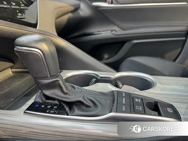 Toyota Camry 2021 Серебристо-серый из Китая