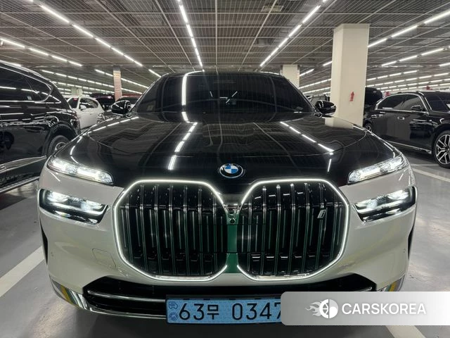 BMW i7 (G70) 2023 Белый из Кореи